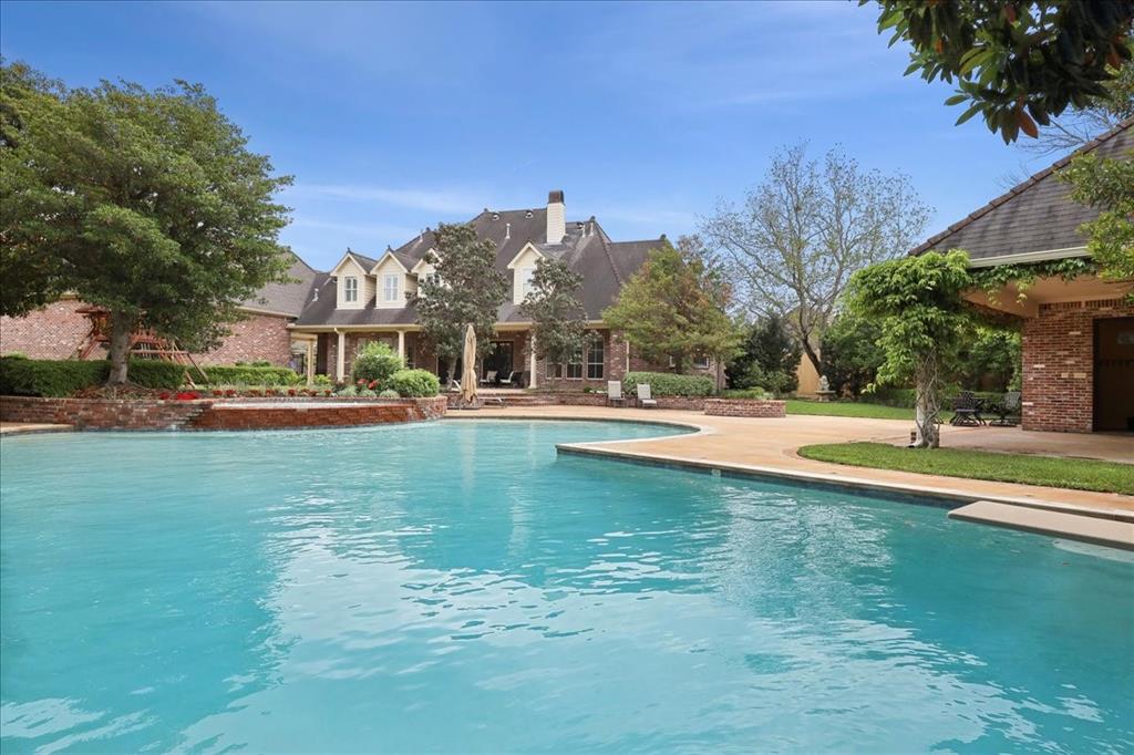 5150 Oakmont Drive, Beaumont, Texas image 4
