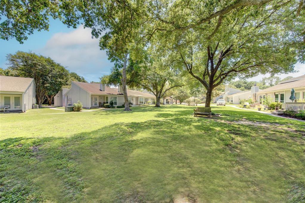51 Hideaway Drive #51, Friendswood, Texas image 29