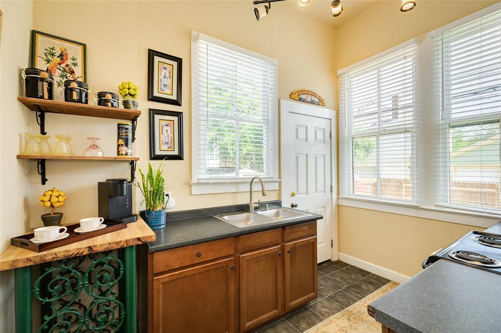 1823 Sealy Street, Galveston, Texas image 38