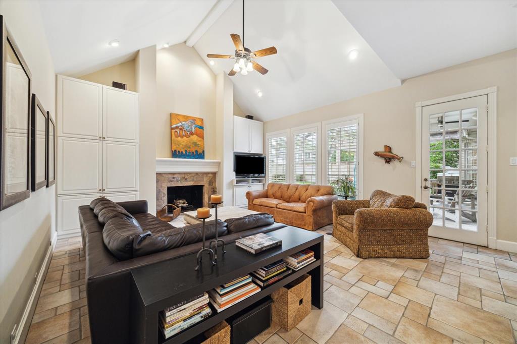 11 Wild Oak Circle