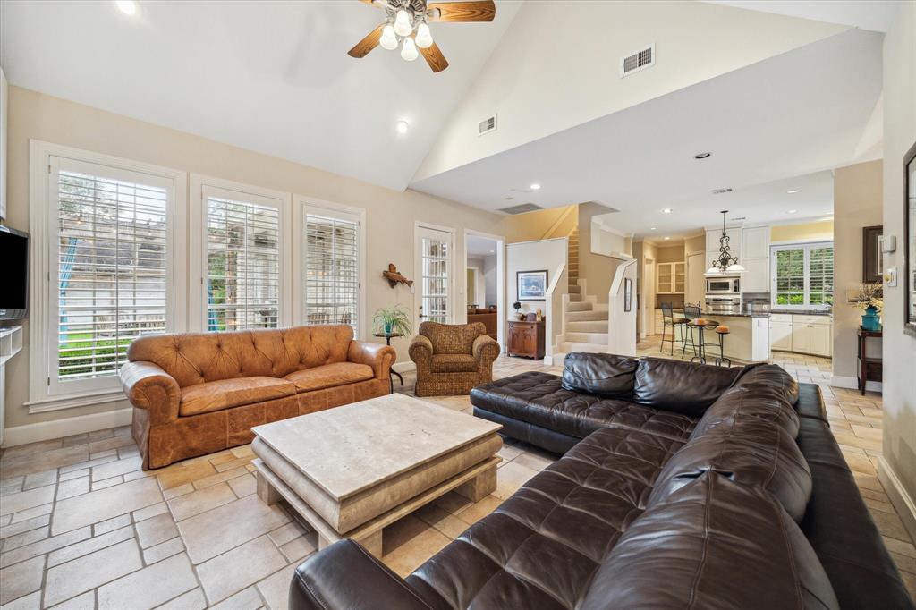 11 Wild Oak Circle