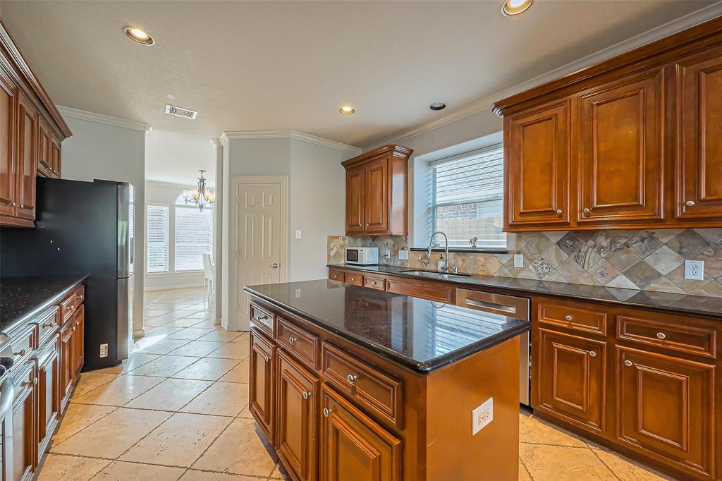 2213 Jernigan Ford, Dickinson, Texas image 6