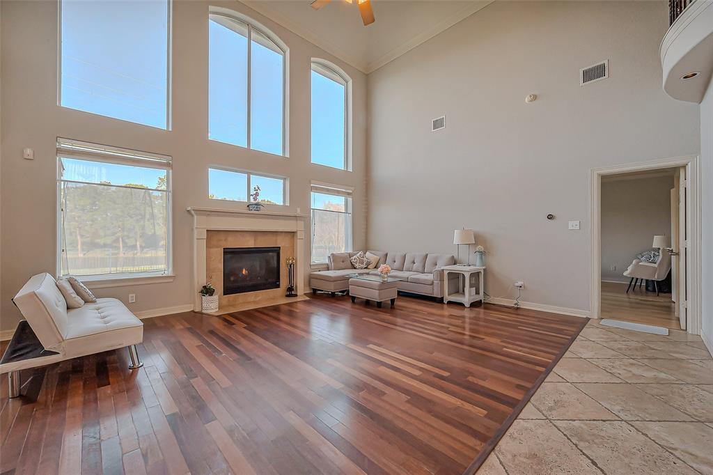 2213 Jernigan Ford, Dickinson, Texas image 9