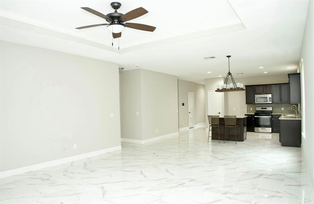 8110 Running Brook Lane, Richmond, Texas image 6