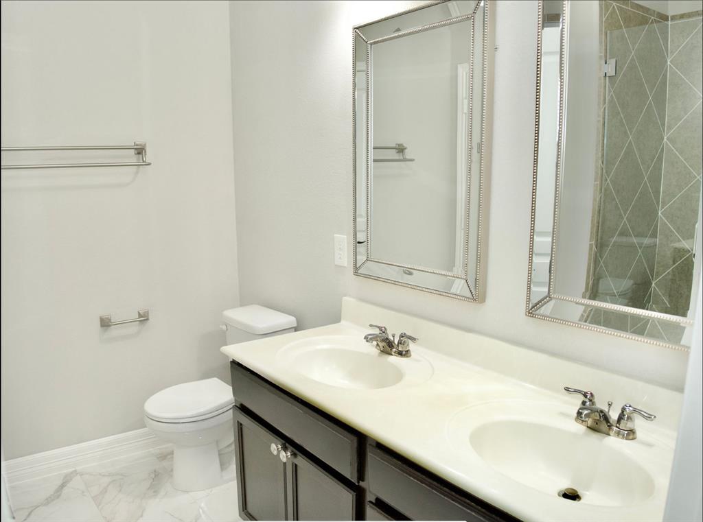 8110 Running Brook Lane, Richmond, Texas image 8