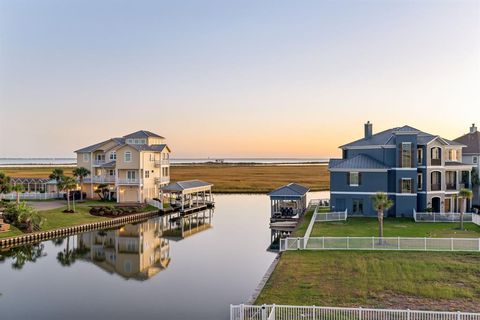 A home in Hitchcock