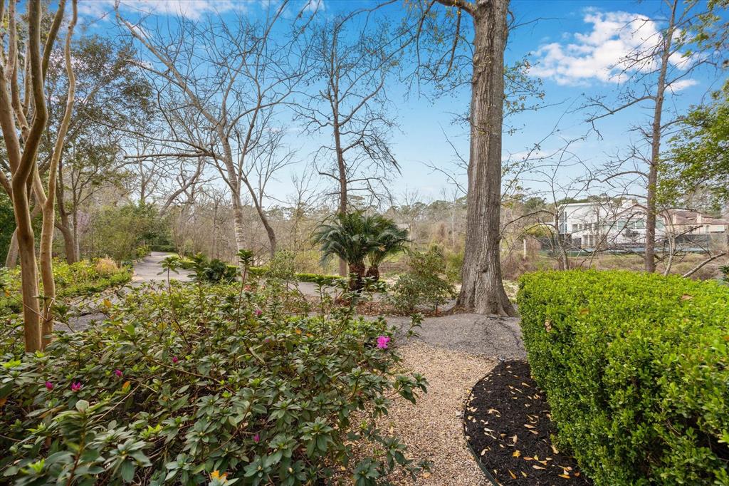 8 Woodstone Street, Houston, Texas image 24