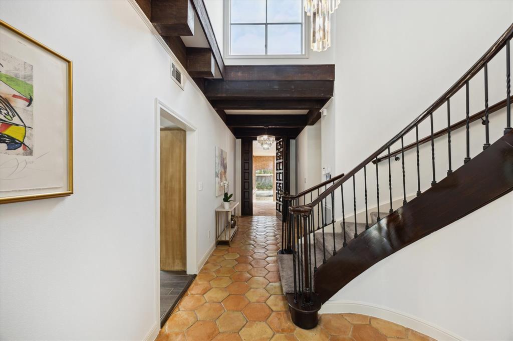 8 Woodstone Street, Houston, Texas image 5