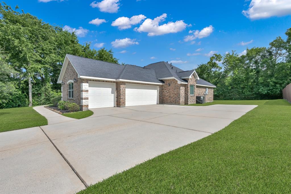 281 Berkley Drive, Montgomery, Texas image 5
