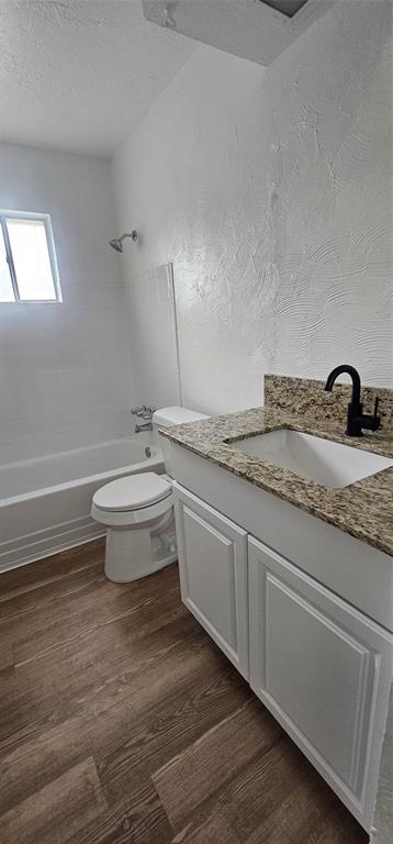 7810 Bunker Wood Lane, Houston, Texas image 7