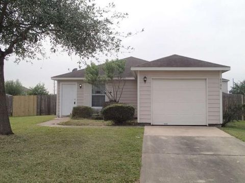 Photo of 6906 Lost Timber Lane, Richmond, TX 77469 (MLS # 22276328)