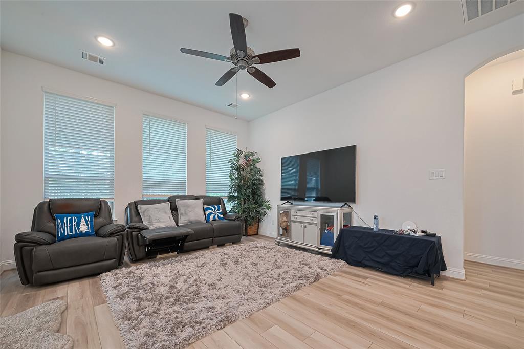 10139 Bayou Oaks Drive, Conroe, Texas image 5