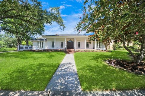 Photo of 9406 Cranleigh Court, Houston, TX 77096 (MLS # 71009113) Photo of 9406 Cranleigh Court, Houston, TX 77096 (MLS # 71009113)