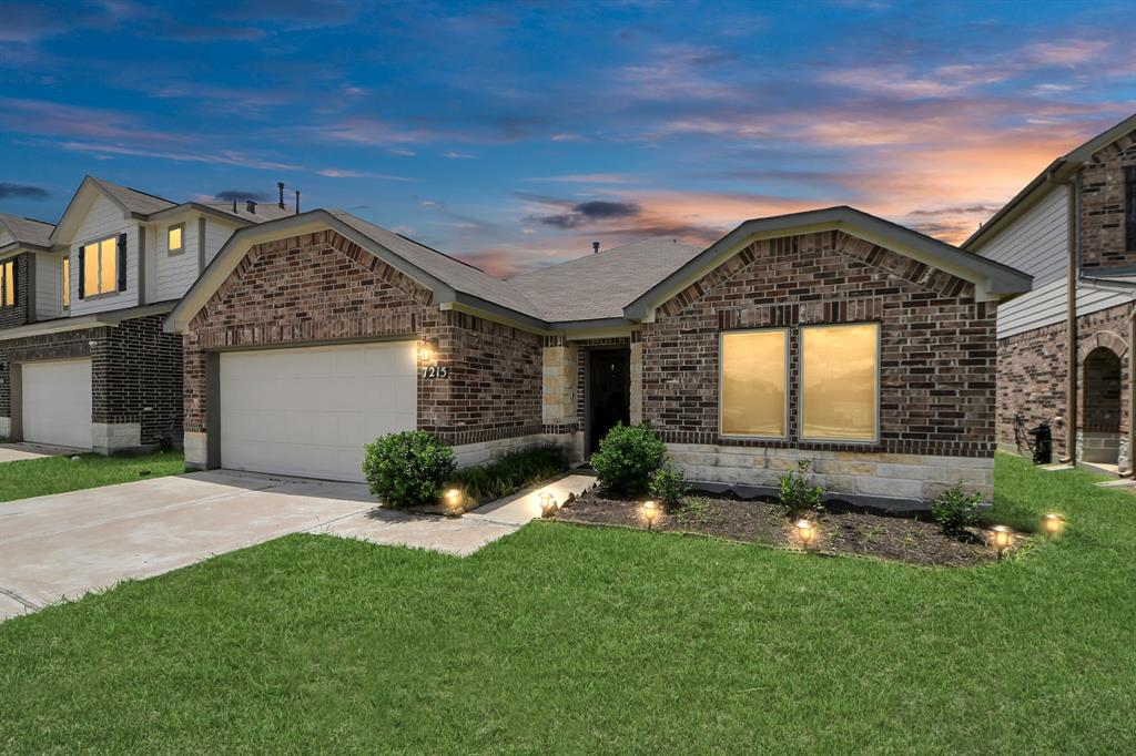 7215 Cypress Pin Oak Drive, Cypress, Texas image 5