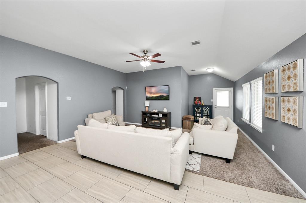 7215 Cypress Pin Oak Drive, Cypress, Texas image 11