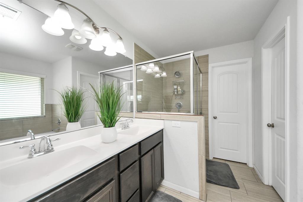 7215 Cypress Pin Oak Drive, Cypress, Texas image 14