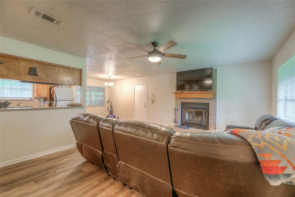 139 Lyford Ln, Livingston, Texas image 7