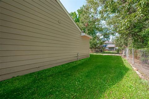 A home in South Houston