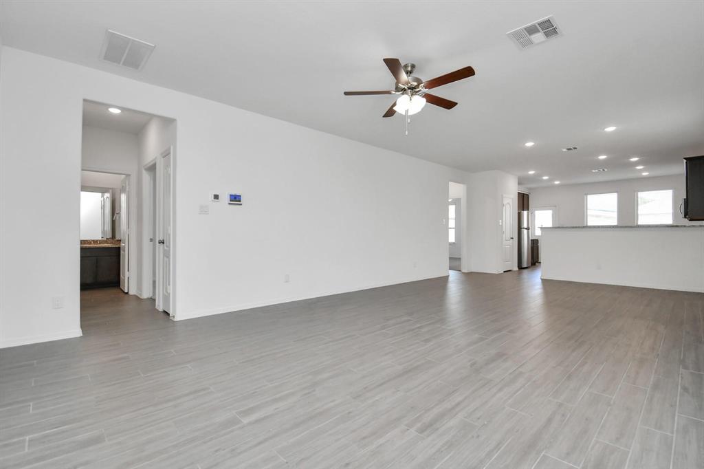 25489 Northpark Spruce Drive, Porter, Texas image 4