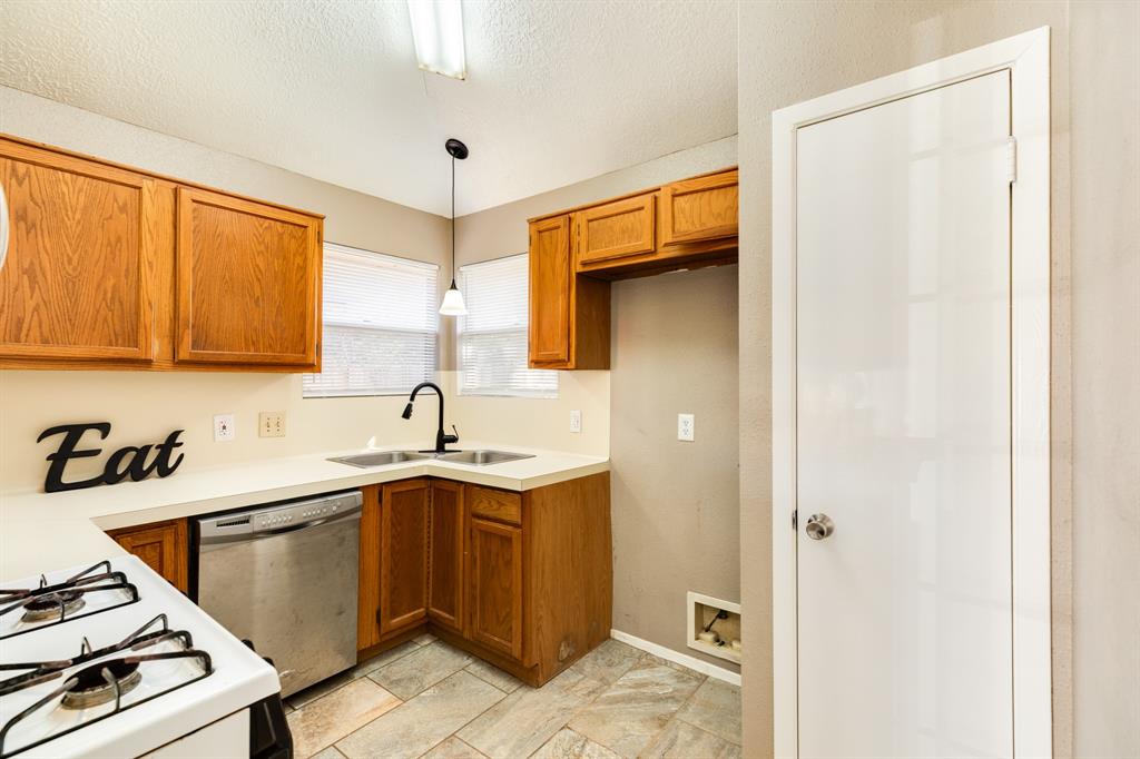 119 Cacao Street, Lake Jackson, Texas image 14
