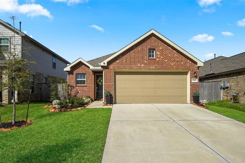 Single Family Residence in Hockley TX 18439 Running Shadow Court.jpg