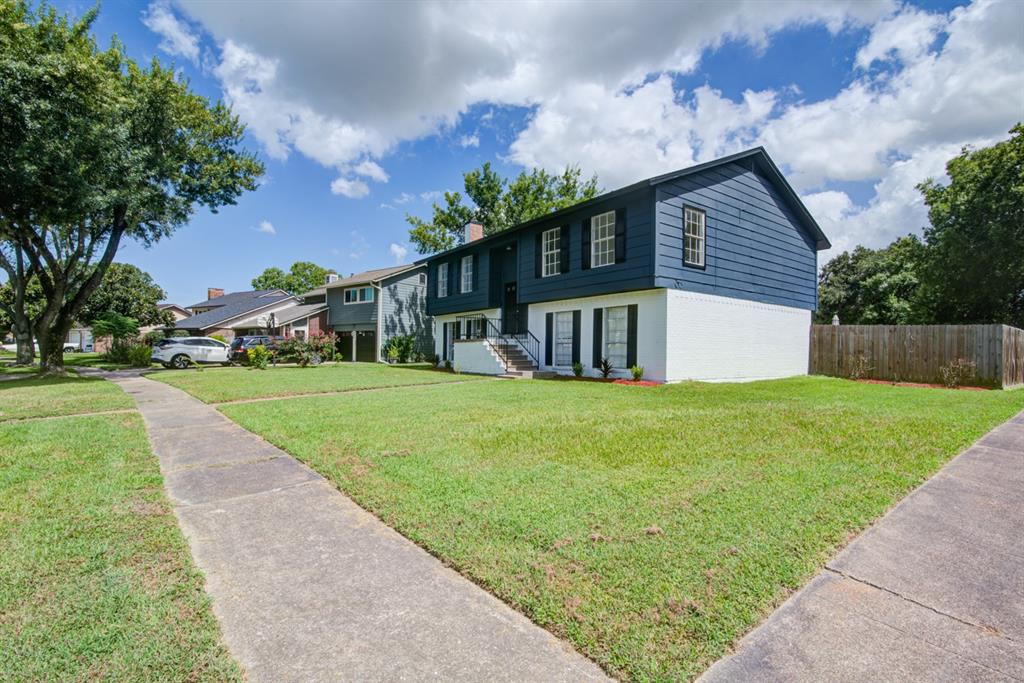 402 Tresvant Drive