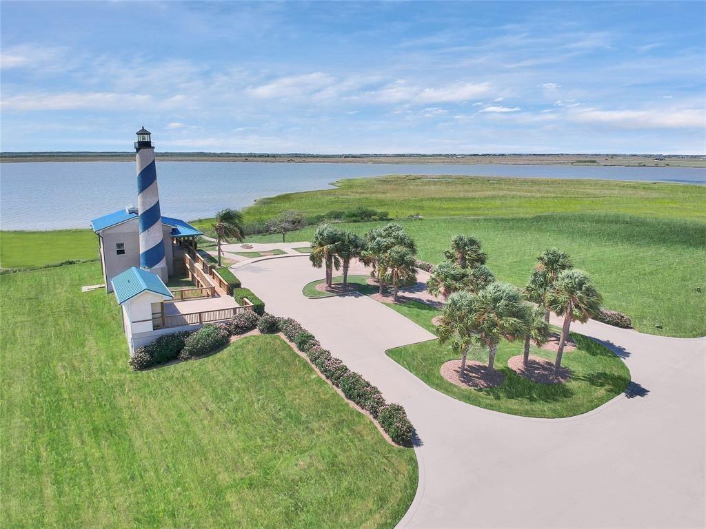 3529 Kiawah Circle, Palacios, Texas image 2