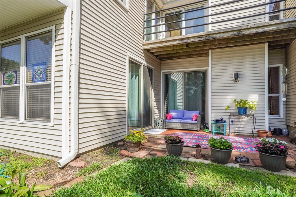 3303 Golden Trails Drive #109, Kingwood, Texas image 22