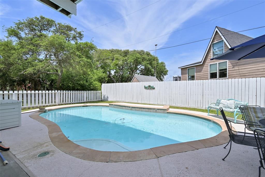 3908 Pirates Beach Circle, Galveston, Texas image 7