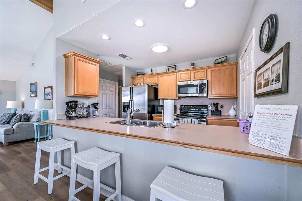 3908 Pirates Beach Circle, Galveston, Texas image 25