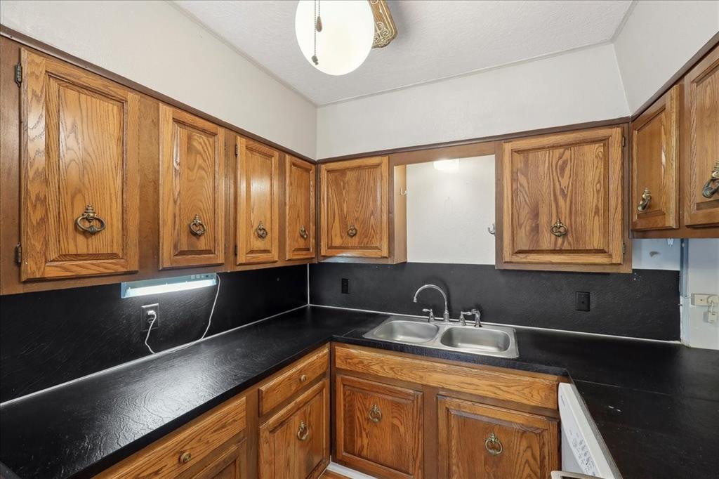 3848 Taft Avenue, Groves, Texas image 12