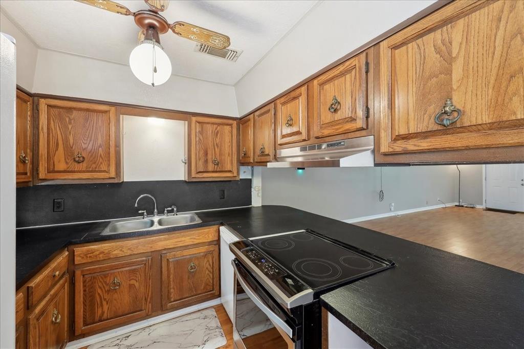 3848 Taft Avenue, Groves, Texas image 11