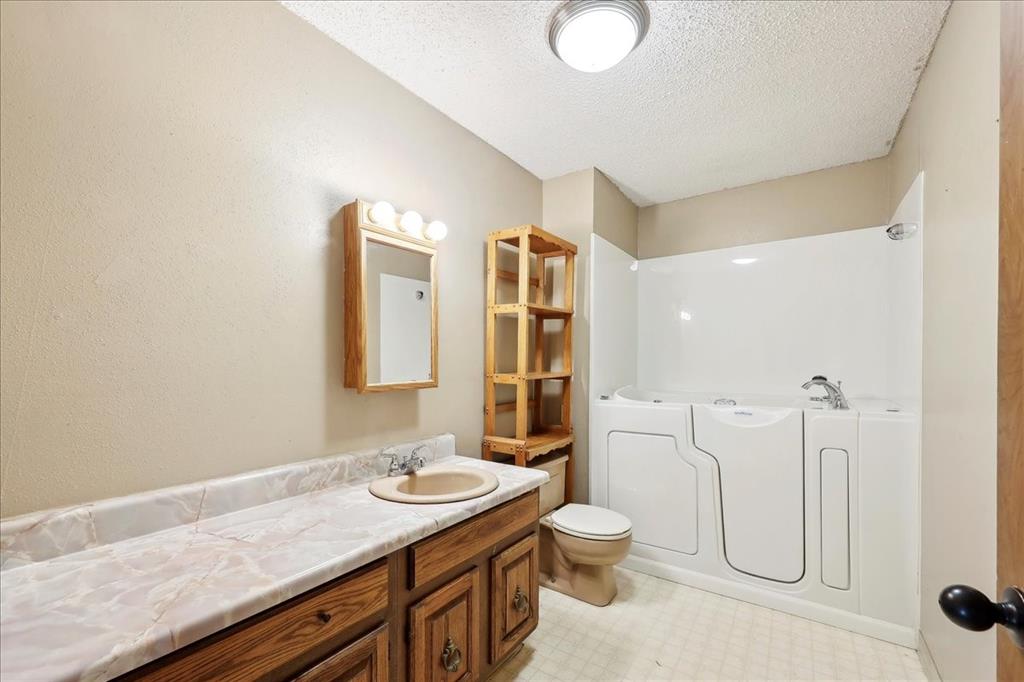 3848 Taft Avenue, Groves, Texas image 24