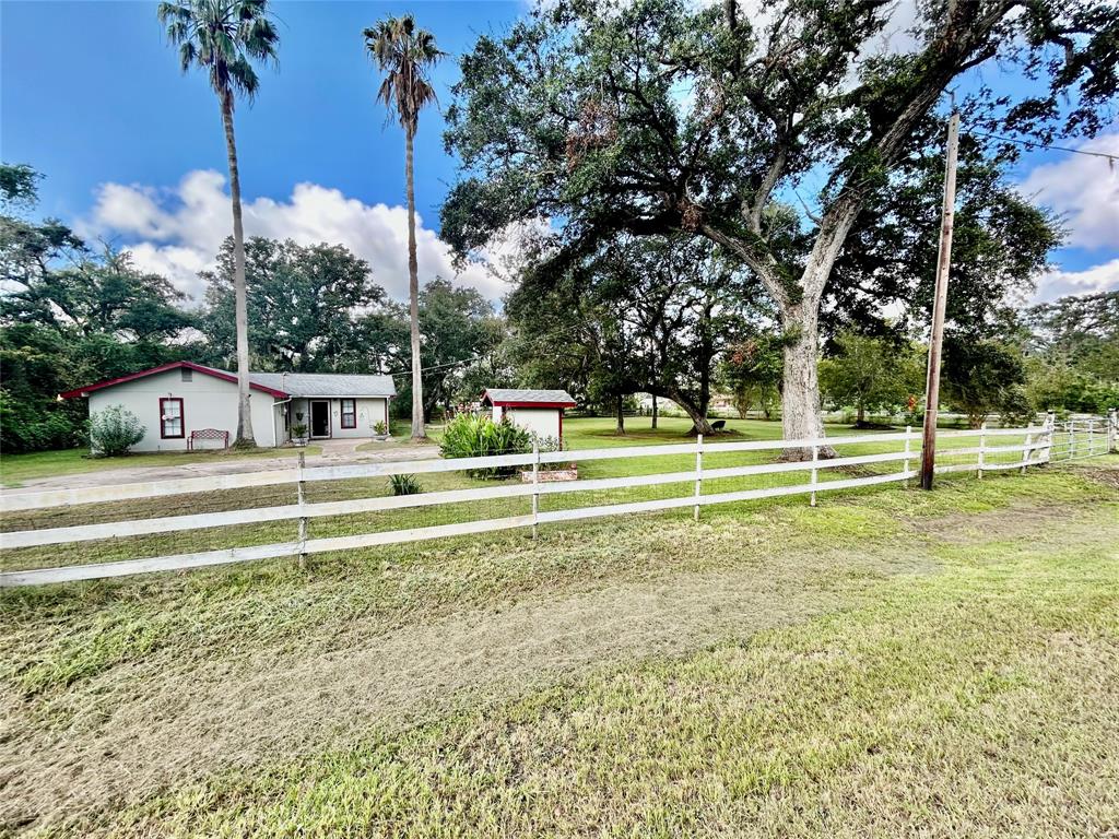 17724 County Road 858, Brazoria, Texas image 2