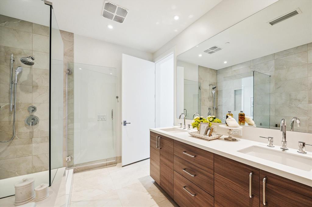 2323 W Main Street #204, Houston, Texas image 10