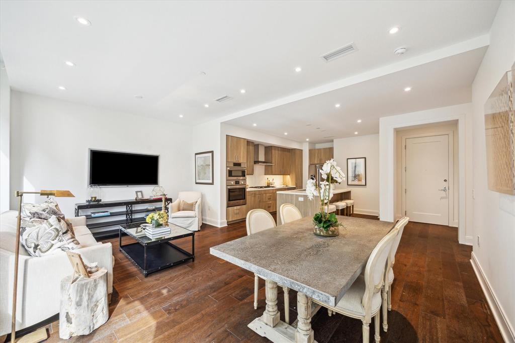 2323 W Main Street #204, Houston, Texas image 1