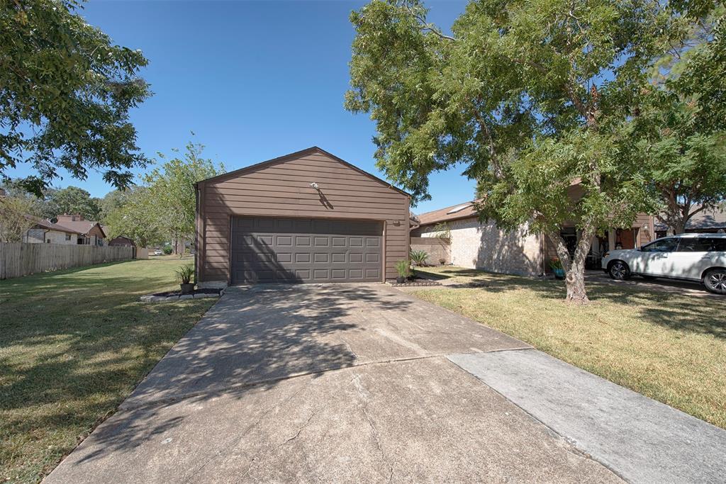 1422 Beech Cove Street, La Porte, Texas image 3