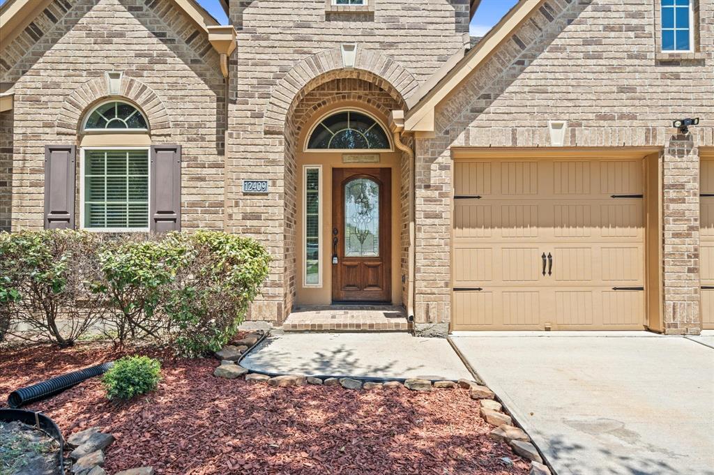 12409 Clover Creek Lane, Pearland, Texas image 3