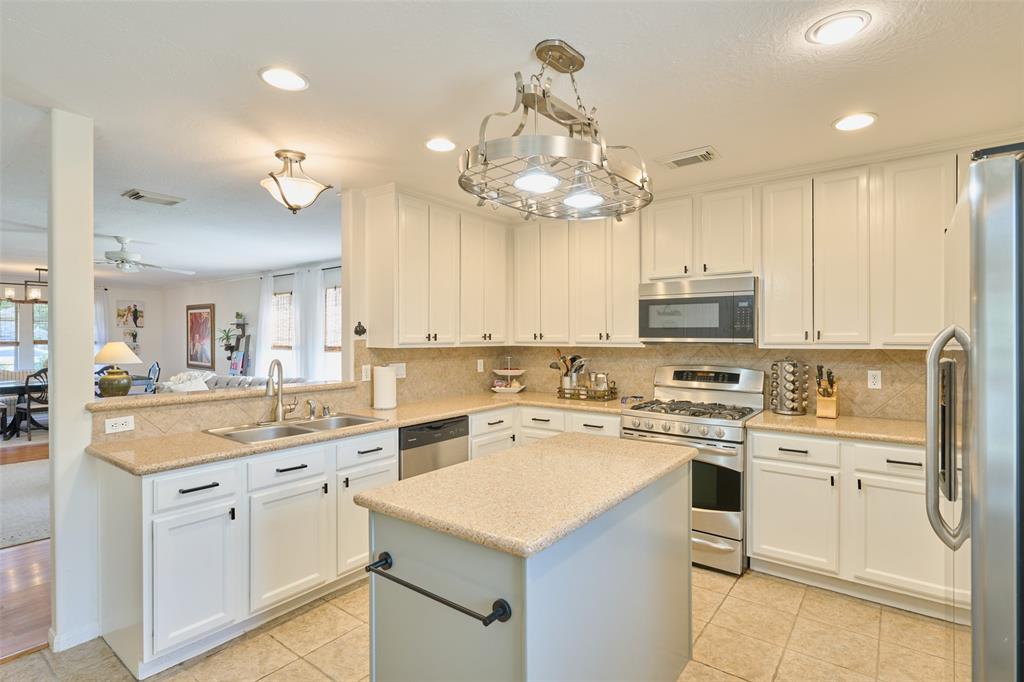 3805 Evergreen Way, Montgomery, Texas image 20