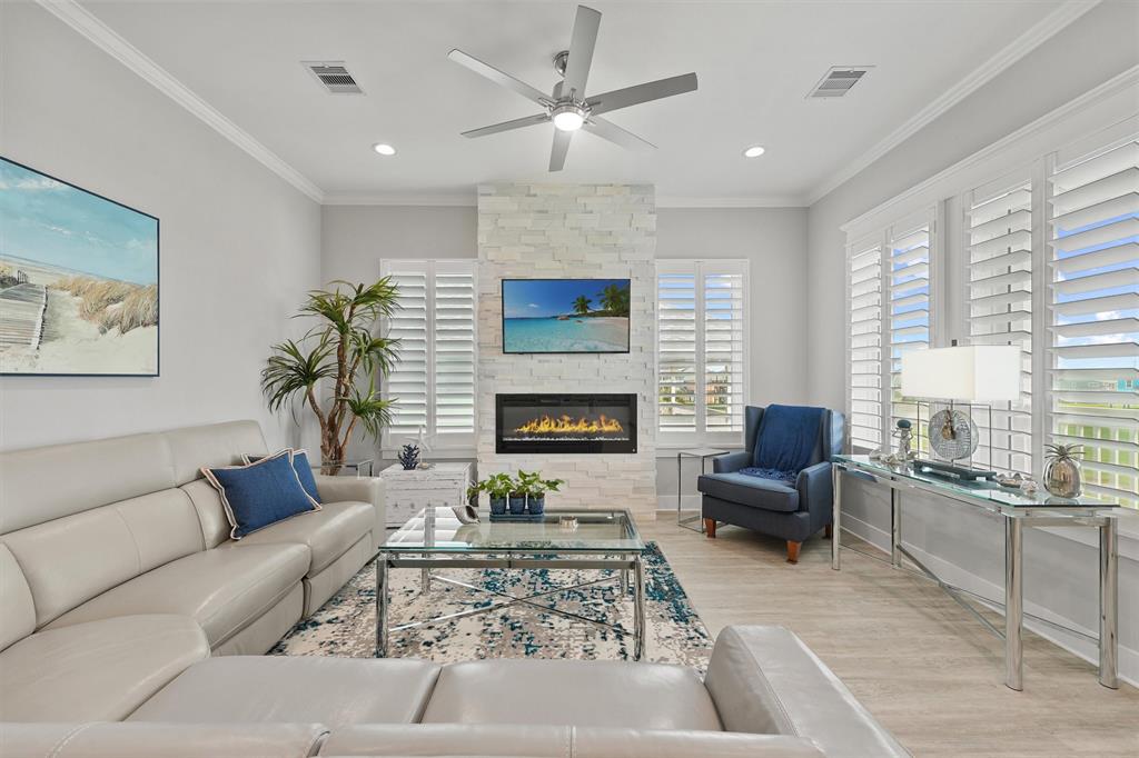 4035 Obra Drive, Galveston, Texas image 2