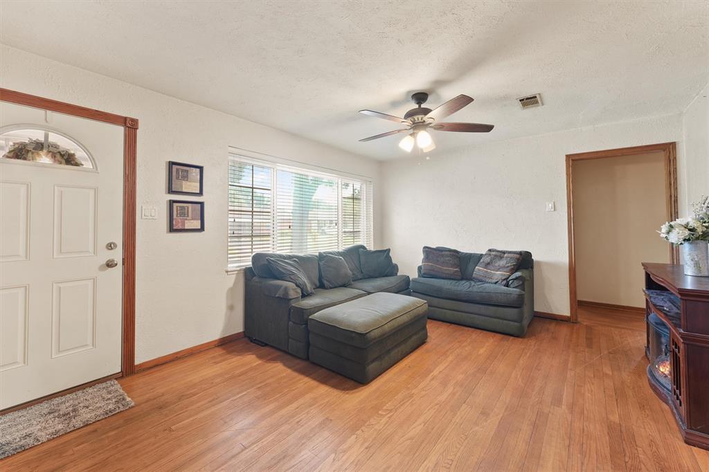 2106 Huckleberry Lane
