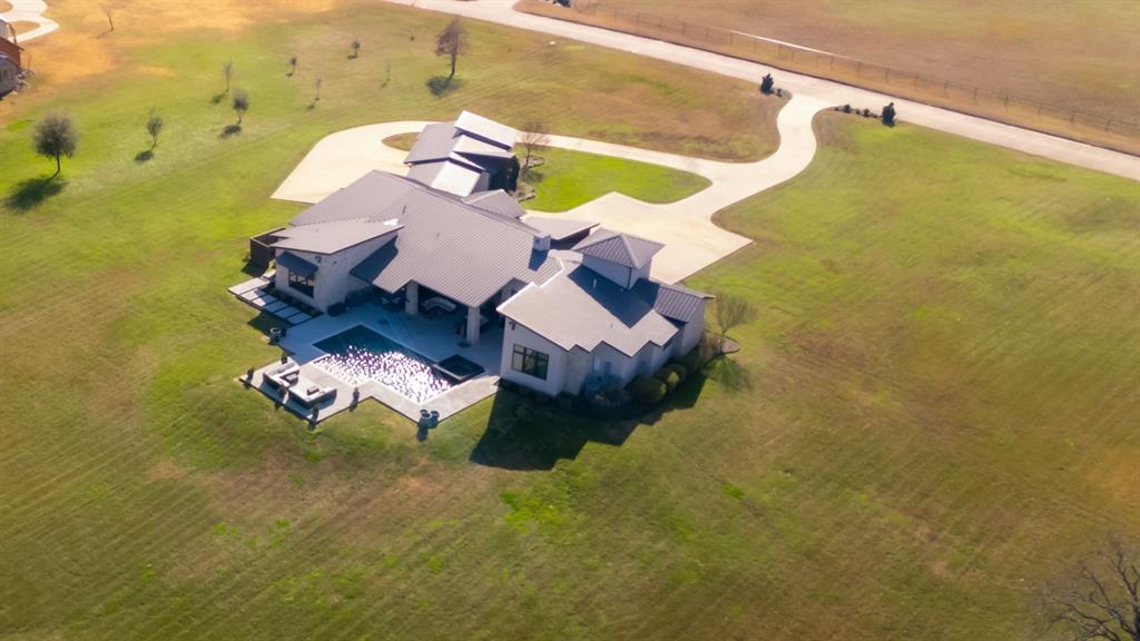 307 Bridle Path Path, Lufkin, Texas image 12