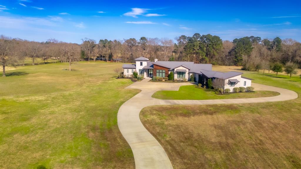 307 Bridle Path Path, Lufkin, Texas image 3