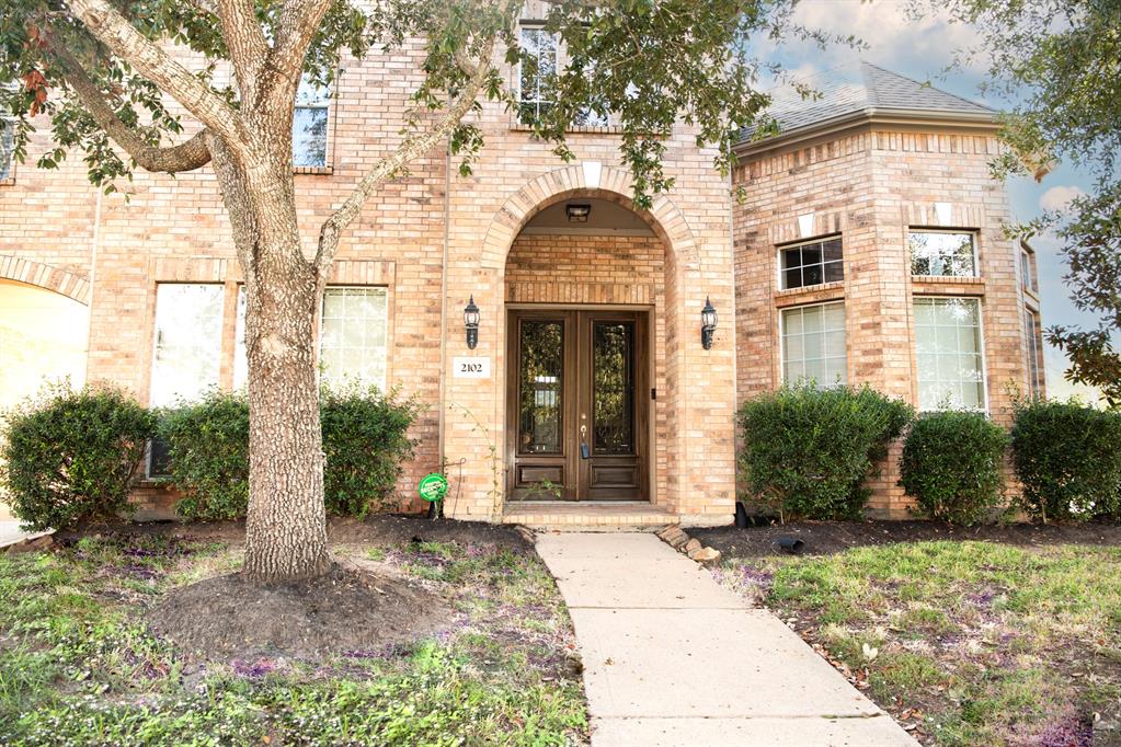 2102 Stonehollow Court, Pearland, Texas image 1