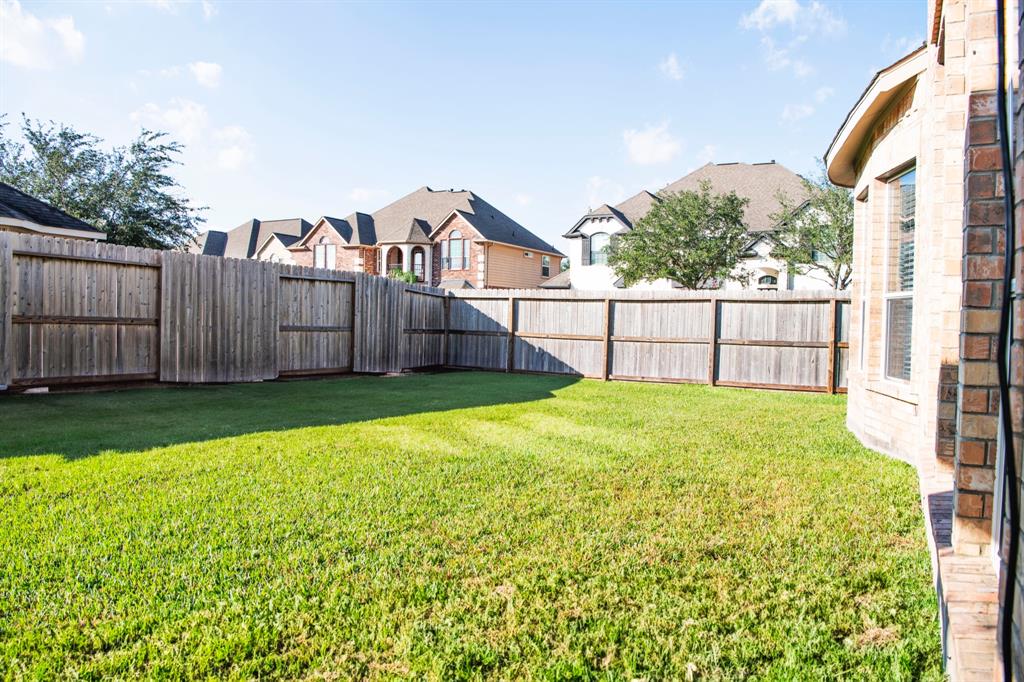 2102 Stonehollow Court, Pearland, Texas image 12