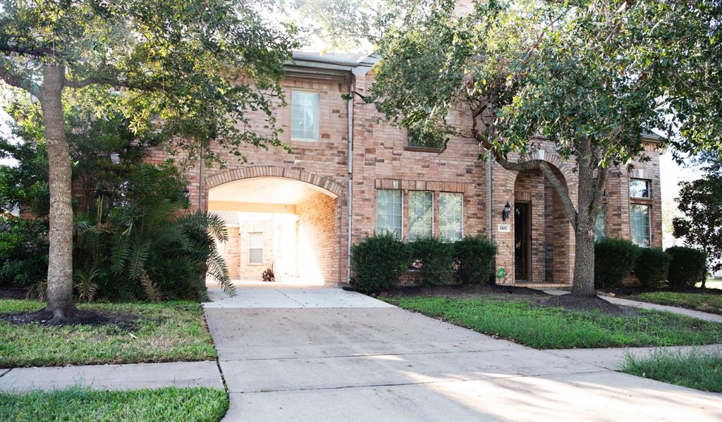 2102 Stonehollow Court, Pearland, Texas image 3