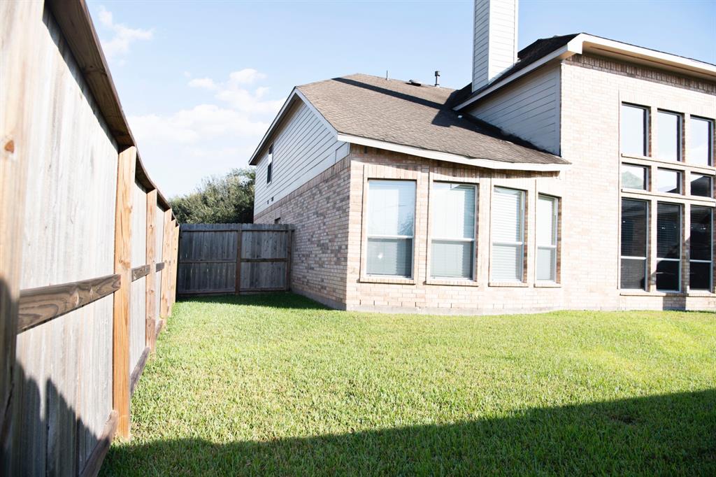 2102 Stonehollow Court, Pearland, Texas image 11