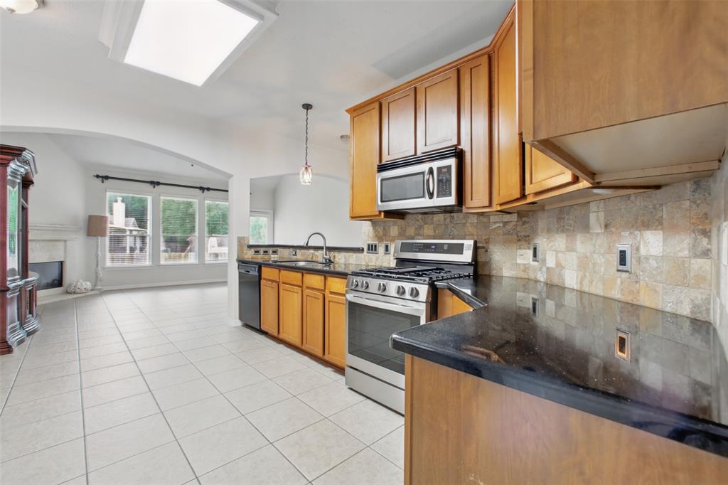 9210 E Lakeside Drive, Magnolia, Texas image 18
