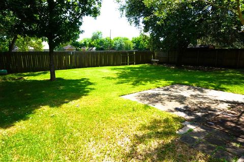Single Family Residence in Houston TX 15127 Woodhorn Drive 2.jpg