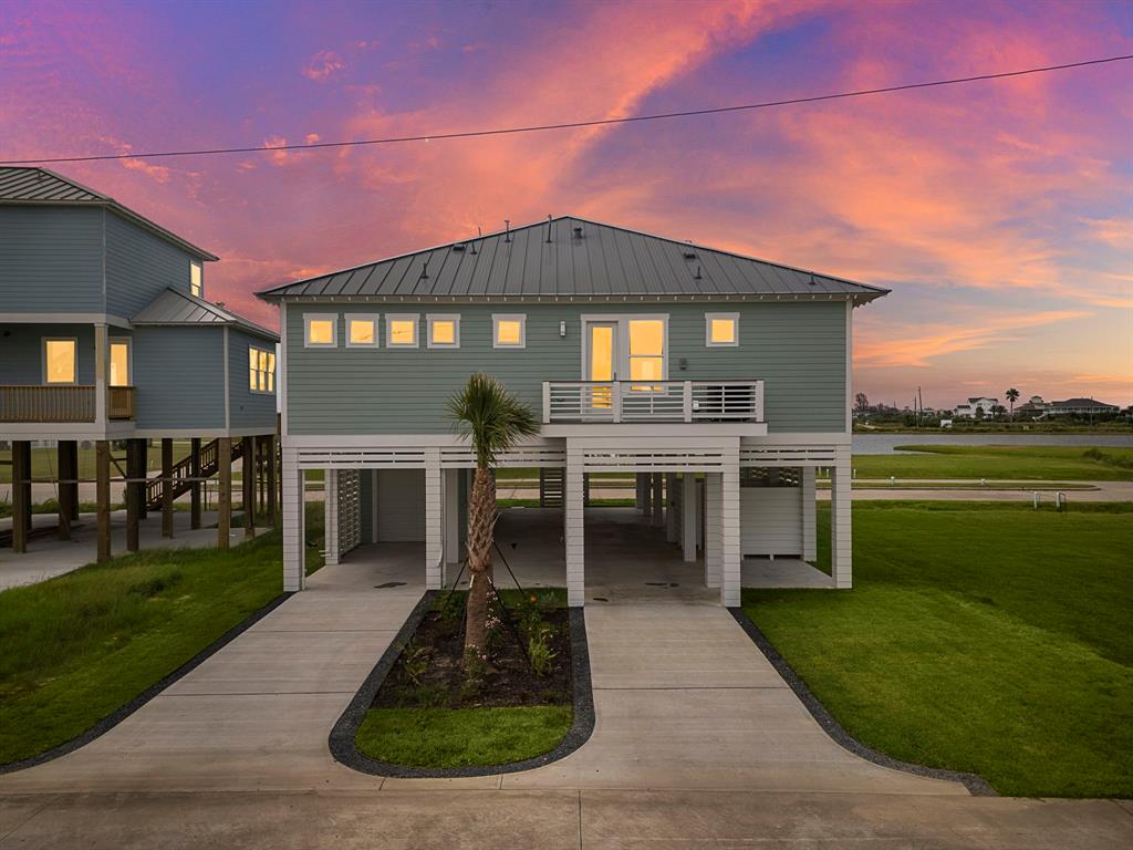 1607 Bay Pointe Drive, Galveston, Texas image 3